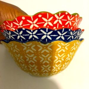 Set of 3 ice cream bowls. Yellow, Red, Blue